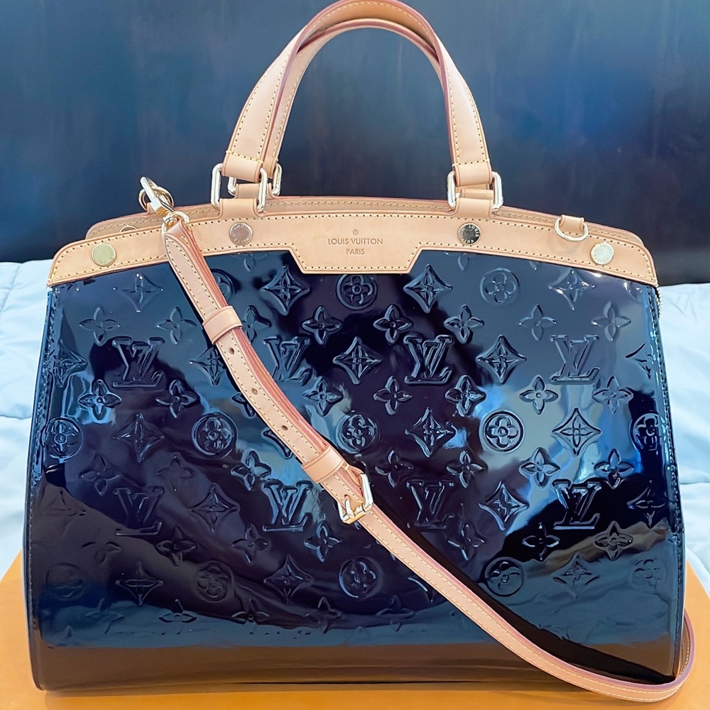 Louis Vuitton Vernis Brea GM Handbag! Was Retailed For $3050 + Tax!